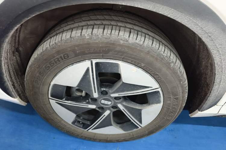 Used Geely Galaxy E5 2026 Model 530km Exploration Edition Left Front Wheel Hub