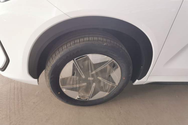 Used Geely Galaxy E5 2026 Model 530km Launch Edition Left Front Wheel Hub