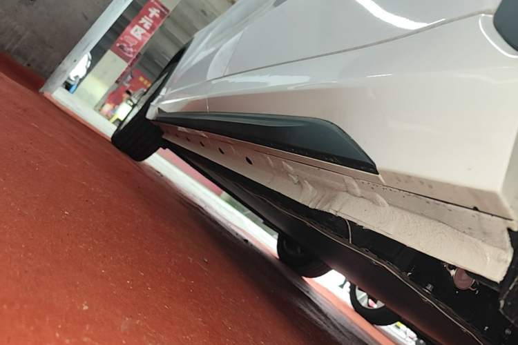 Used Geely Galaxy E5 2026 Model 530km Launch Edition Left Side Sill