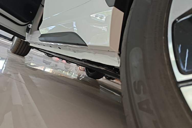 Used Geely Galaxy E5 2026 Model 530km Exploration Edition Left Side Sill