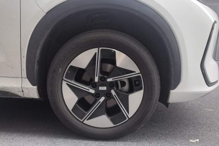 Used Geely Galaxy E5 2026 Model 530km Launch Edition Right Front Wheel Hub