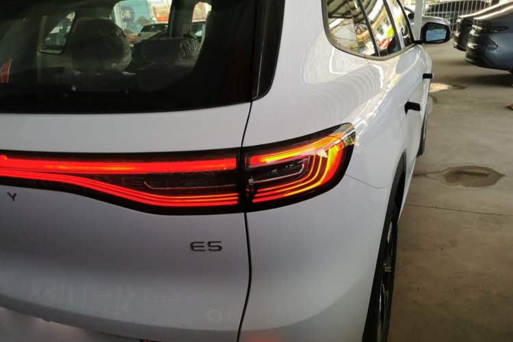 Used Geely Galaxy E5 2026 Model 530km Launch Edition Right Rear Taillight