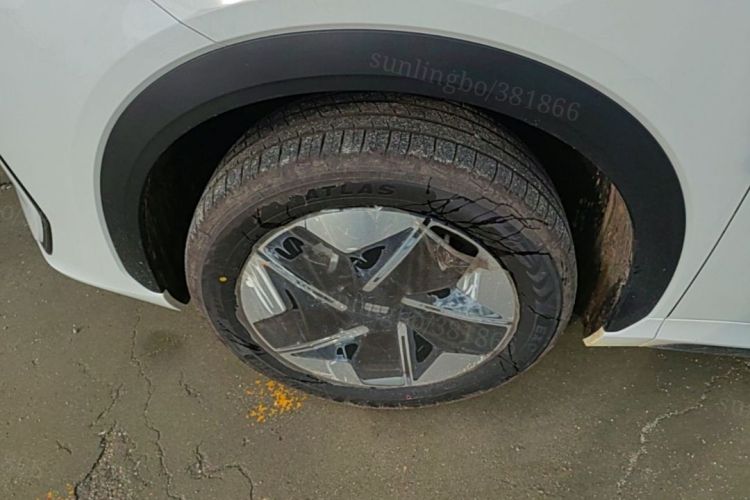 Used Geely Galaxy E5 2026 Model 530km Launch Edition Right Rear Wheel Hub