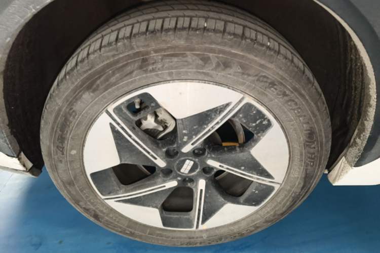 Used Geely Galaxy E5 2026 Model 530km Exploration Edition Right Rear Wheel Hub