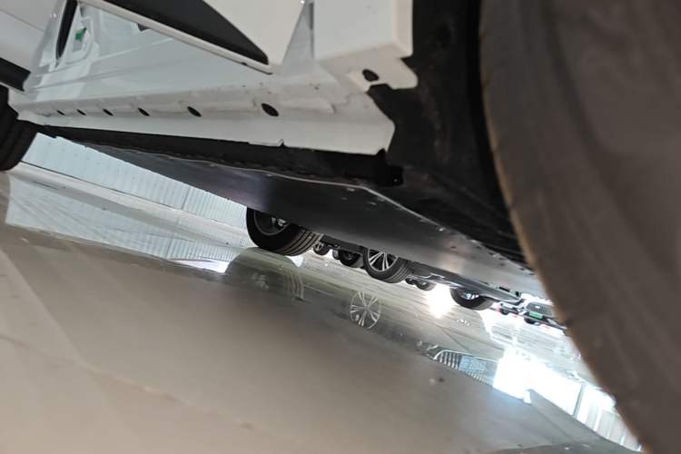 Used Geely Galaxy E5 2026 Model 530km Exploration Edition Right Side Sill