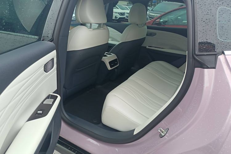 Used Geely Galaxy E8 2024 550 km Range Rear-Drive MAX Interior 4