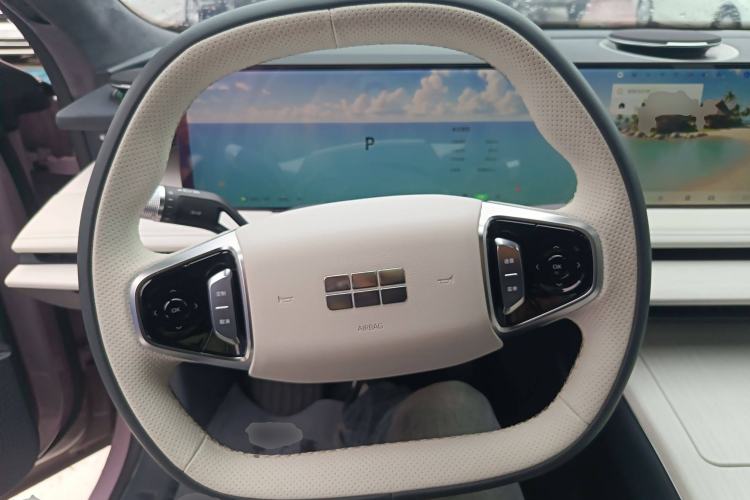 Used Geely Galaxy E8 2024 550 km Range Rear-Drive MAX Steering Wheel