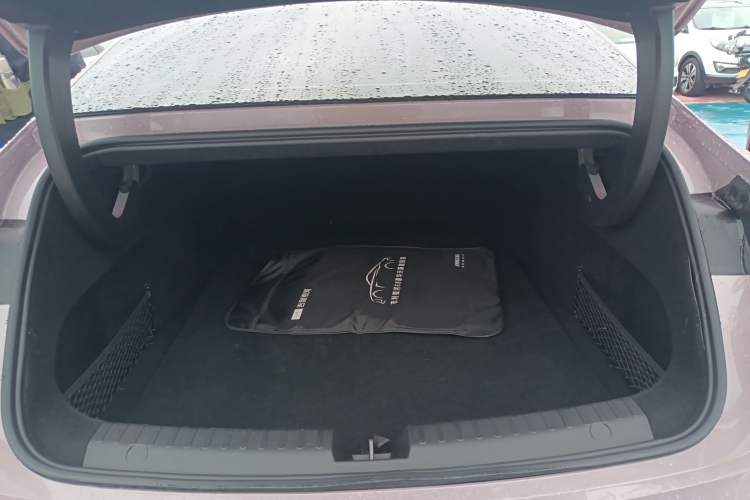 Used Geely Galaxy E8 2024 550 km Range Rear-Drive MAX Trunk