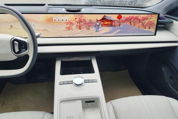 Used Geely Galaxy E8 2024 665 km Range Rear-Drive Starship Long-Range Version Audio And AC Panel
