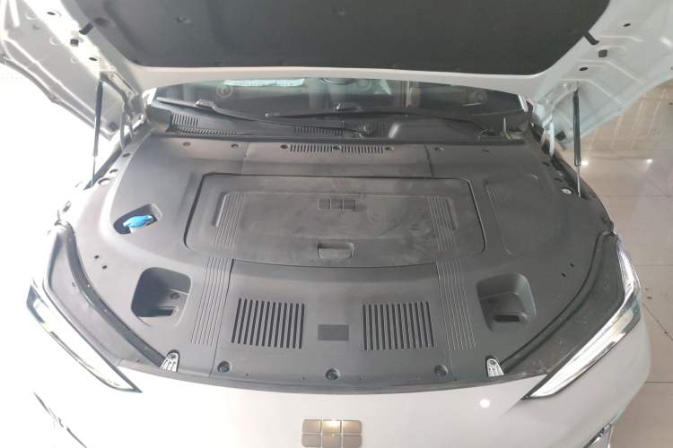 Used Geely Galaxy E8 2024 665 km Range Rear-Drive Starship Long-Range Version Engine Bay