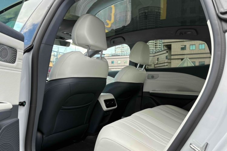 Used Geely Galaxy E8 2024 665 km Range Rear-Drive Starship Long-Range Version Exterior 15