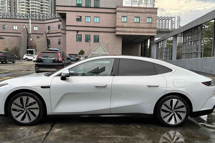 Used Geely Galaxy E8 2024 665 km Range Rear-Drive Starship Long-Range Version Exterior 5