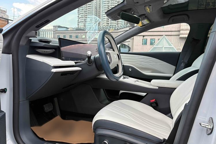 Used Geely Galaxy E8 2024 665 km Range Rear-Drive Starship Long-Range Version Exterior 6