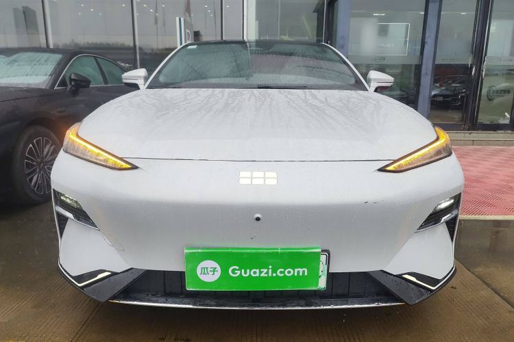 Used Geely Galaxy E8 2024 665 km Range Rear-Drive Starship Long-Range Version Front