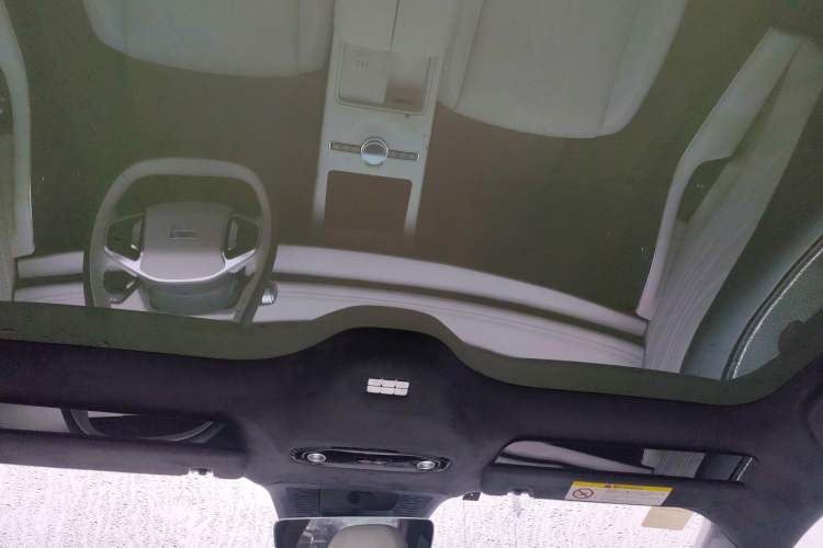 Used Geely Galaxy E8 2024 665 km Range Rear-Drive Starship Long-Range Version Headliner