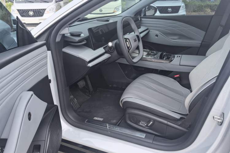Used Geely Galaxy E8 2025 575 km Intelligent Driving Edition Interior 1