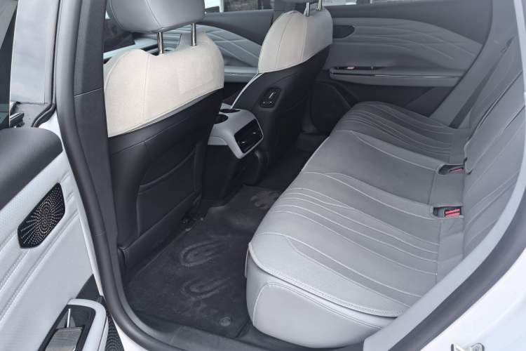 Used Geely Galaxy E8 2025 575 km Intelligent Driving Edition Interior 2