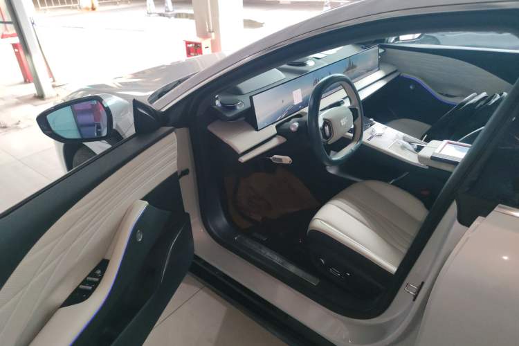 Used Geely Galaxy E8 2024 665 km Range Rear-Drive Starship Long-Range Version Interior 3