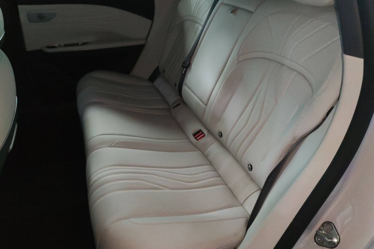 Used Geely Galaxy E8 2024 665 km Range Rear-Drive Starship Long-Range Version Interior 4