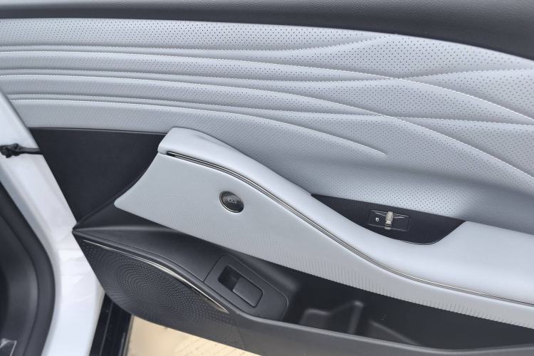 Used Geely Galaxy E8 2025 575 km Intelligent Driving Edition Interior 5