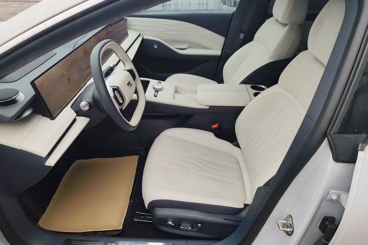 Used Geely Galaxy E8 2024 665 km Range Rear-Drive Starship Long-Range Version Left Front Seat