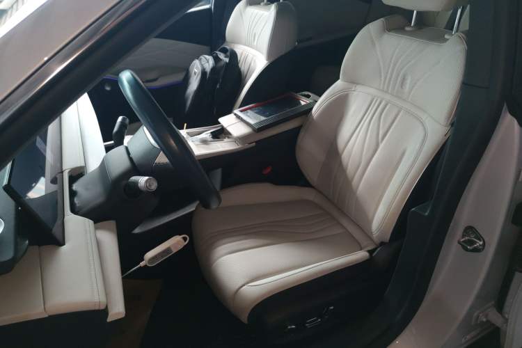 Used Geely Galaxy E8 2024 665 km Range Rear-Drive Starship Long-Range Version Left Front Seat