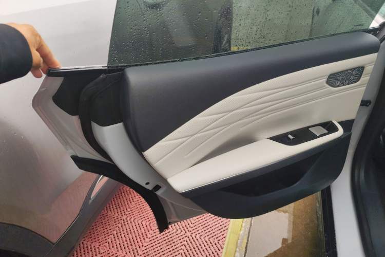 Used Geely Galaxy E8 2024 665 km Range Rear-Drive Starship Long-Range Version Left Rear Door Interior