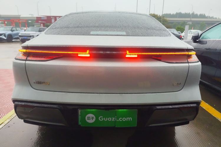 Used Geely Galaxy E8 2024 665 km Range Rear-Drive Starship Long-Range Version Rear