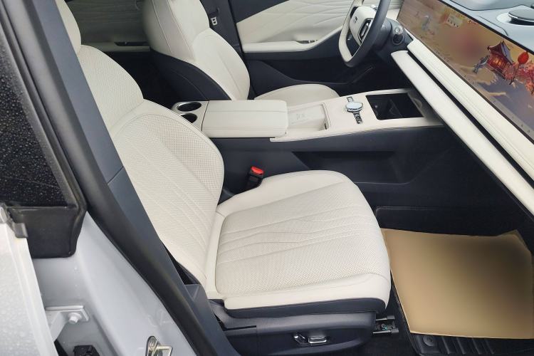 Used Geely Galaxy E8 2024 665 km Range Rear-Drive Starship Long-Range Version Right Front Seat