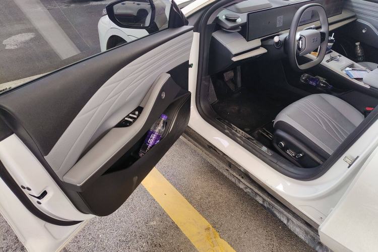 Used Geely Galaxy E8 2024 550 km Range Rear-Drive MAX Driver Seat