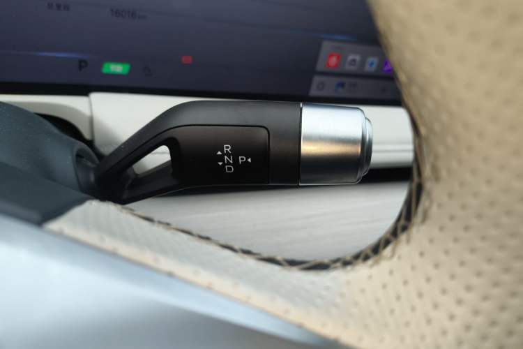 Used Geely Galaxy E8 2024 665 km Range Rear-Drive Starship Long-Range Version Gear Lever