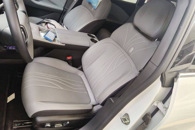 Used Geely Galaxy E8 2024 550 km Range Rear-Drive MAX Left Front Seat