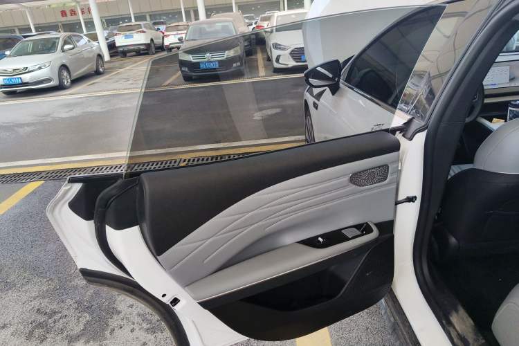 Used Geely Galaxy E8 2024 550 km Range Rear-Drive MAX Left Rear Door Interior