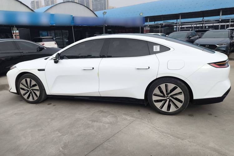 Used Geely Galaxy E8 2024 665 km Range Rear-Drive Starship Long-Range Version Left Side