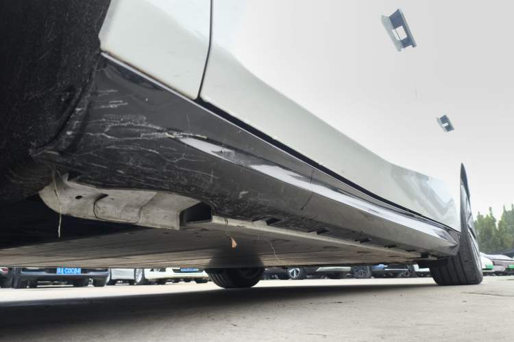 Used Geely Galaxy E8 2024 665 km Range Rear-Drive Starship Long-Range Version Left Side Sill