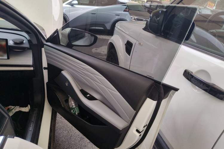 Used Geely Galaxy E8 2024 550 km Range Rear-Drive MAX Right Front Door Interior
