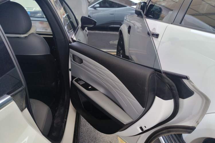 Used Geely Galaxy E8 2024 550 km Range Rear-Drive MAX Right Rear Door Interior