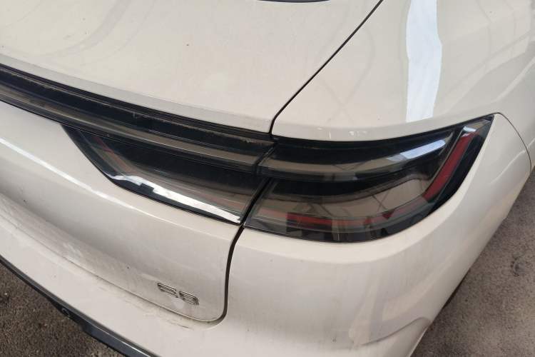 Used Geely Galaxy E8 2024 550 km Range Rear-Drive MAX Right Rear Taillight