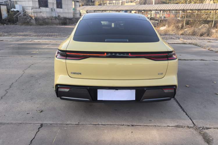 Used Geely Galaxy E8 2024 665 km Range Rear-Drive Starship Long-Range Version Exterior 5