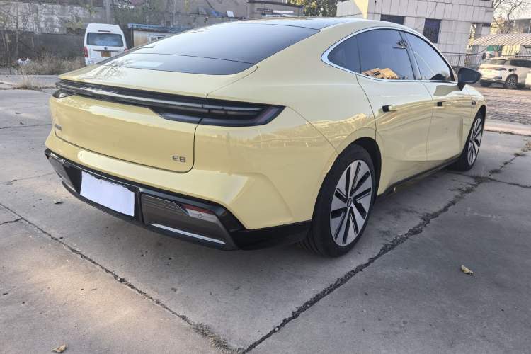 Used Geely Galaxy E8 2024 665 km Range Rear-Drive Starship Long-Range Version Exterior 6