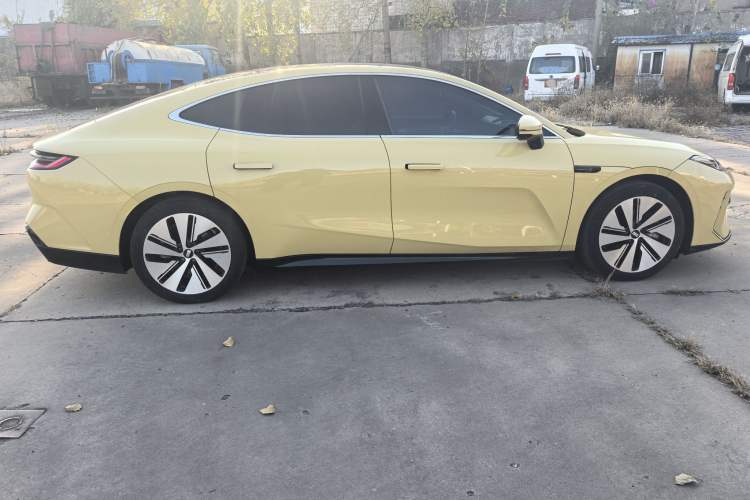 Used Geely Galaxy E8 2024 665 km Range Rear-Drive Starship Long-Range Version Exterior 7