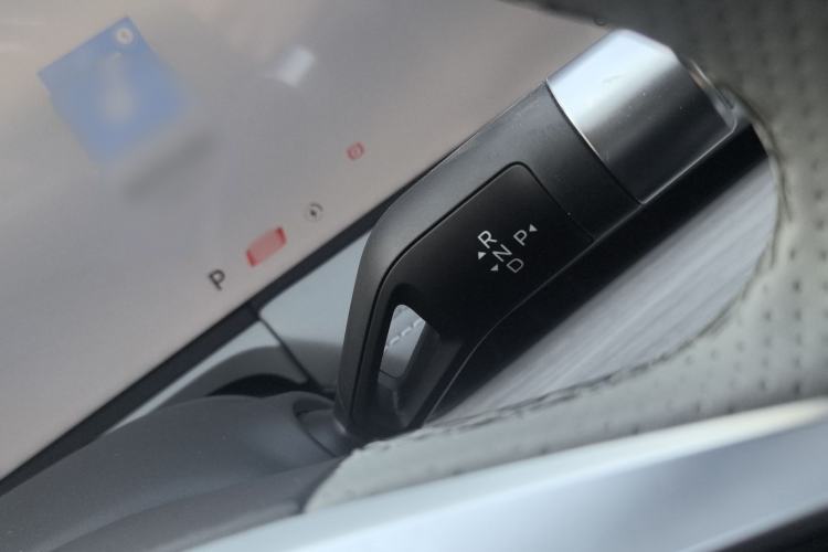 Used Geely Galaxy E8 2024 665 km Range Rear-Drive Starship Long-Range Version Gear Lever