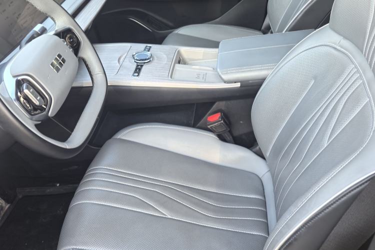 Used Geely Galaxy E8 2024 665 km Range Rear-Drive Starship Long-Range Version Interior 1
