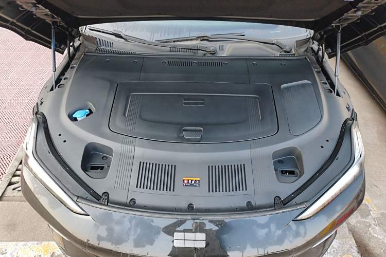 Used Geely Galaxy E8 2024 550 km Range Rear-Wheel-Drive PRO Engine Bay