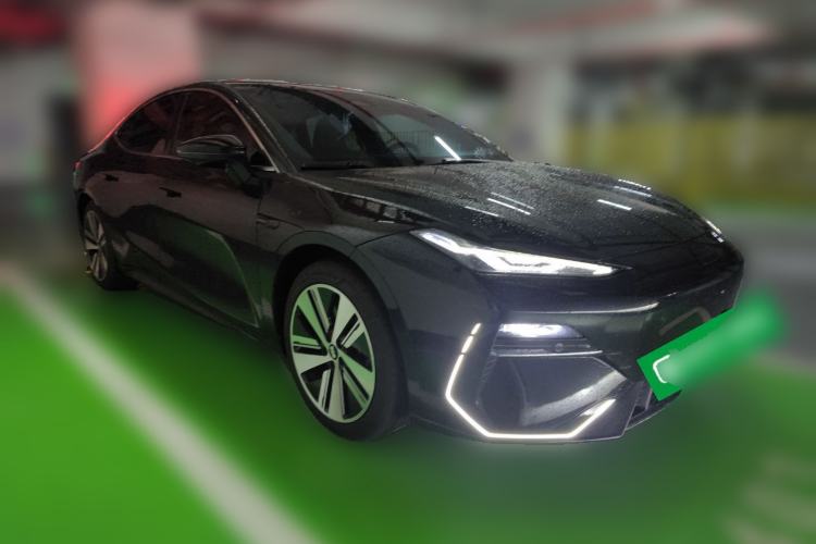 Used Geely Galaxy E8 2024 550 km Range Rear-Drive MAX Front Right 45 Deg