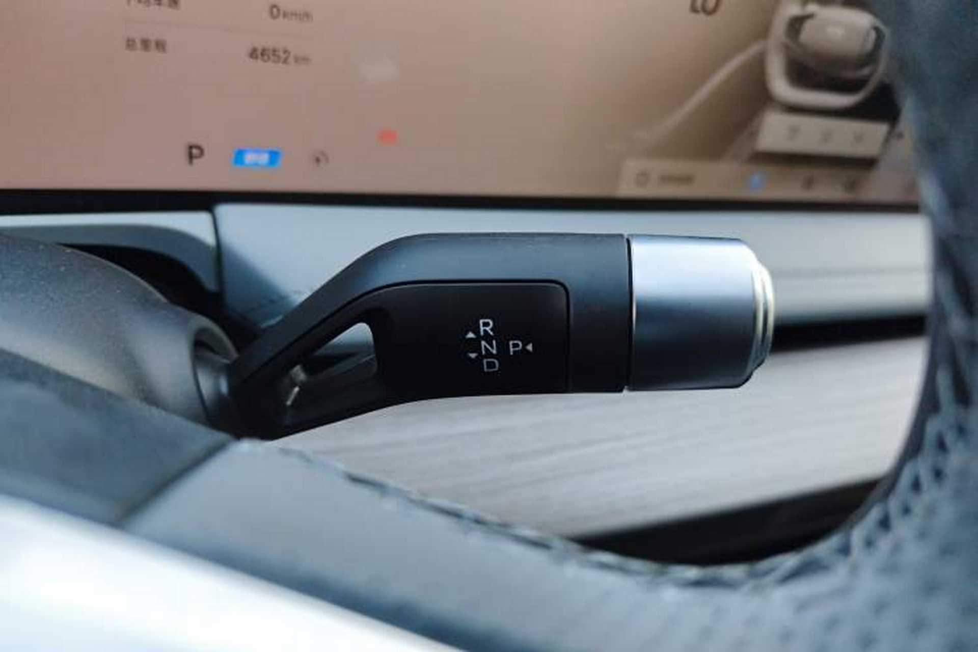 Used Geely Galaxy E8 2024 550 km Range Rear-Wheel-Drive PRO Gear Lever