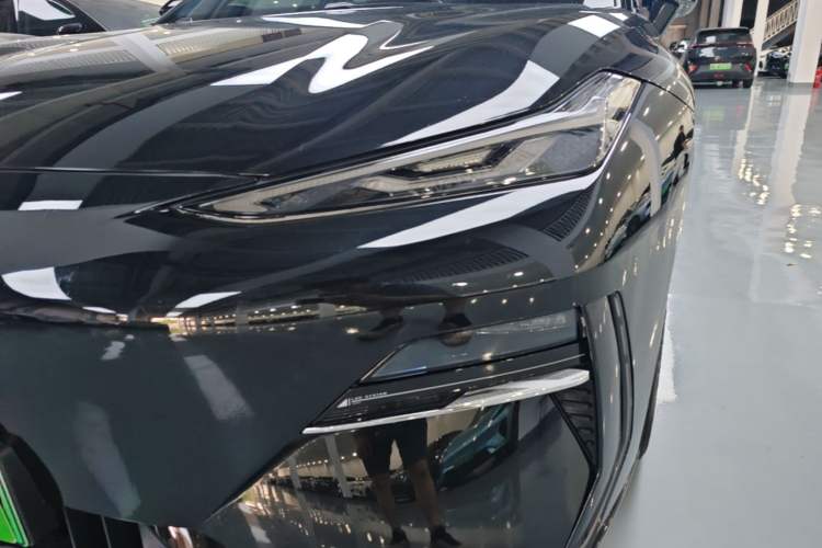 Used Geely Galaxy E8 2024 550 km Range Rear-Wheel-Drive PRO Left Front Headlight