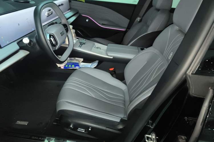 Used Geely Galaxy E8 2024 550 km Range Rear-Drive MAX Left Front Seat