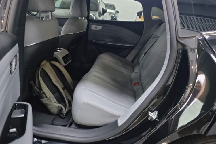 Used Geely Galaxy E8 2024 550 km Range Rear-Wheel-Drive PRO Left Rear Seat