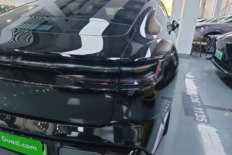 Used Geely Galaxy E8 2024 550 km Range Rear-Wheel-Drive PRO Right Rear Taillight